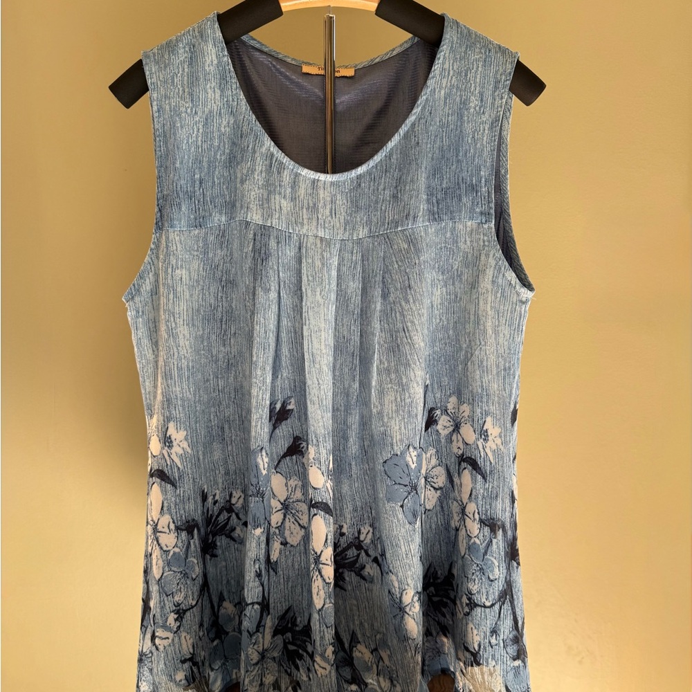 Elegant Blue Floral Sleeveless Blouse